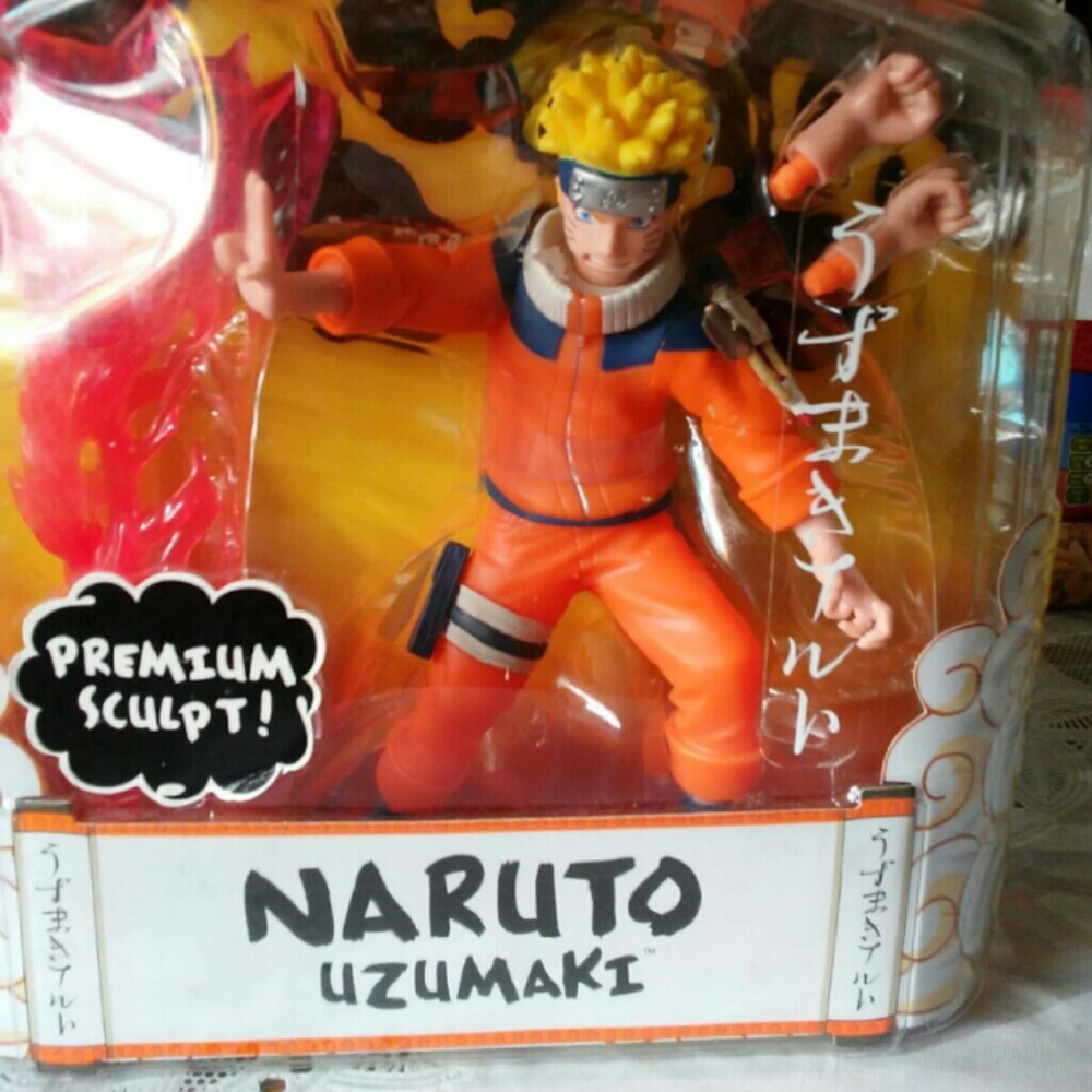 Naruto uzumaki figurine